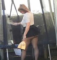 VerPantyhose Upskirt British Big Butt Wife In Mini Skirt (360p) (Inglés) [flash] online (descargar) gratis.